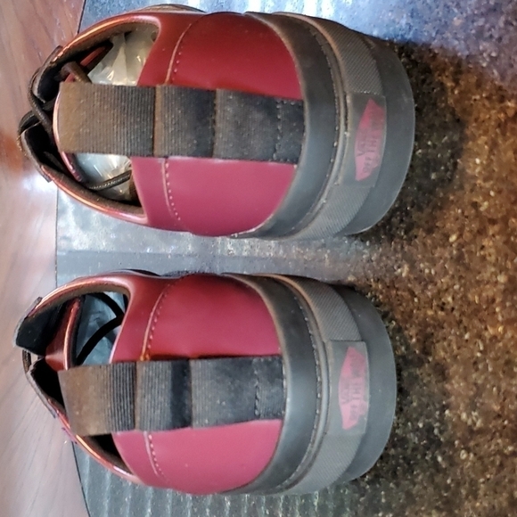 VANS Colfax Low Leather Shoes Red Easy On M7 W8.5 - Picture 4 of 9